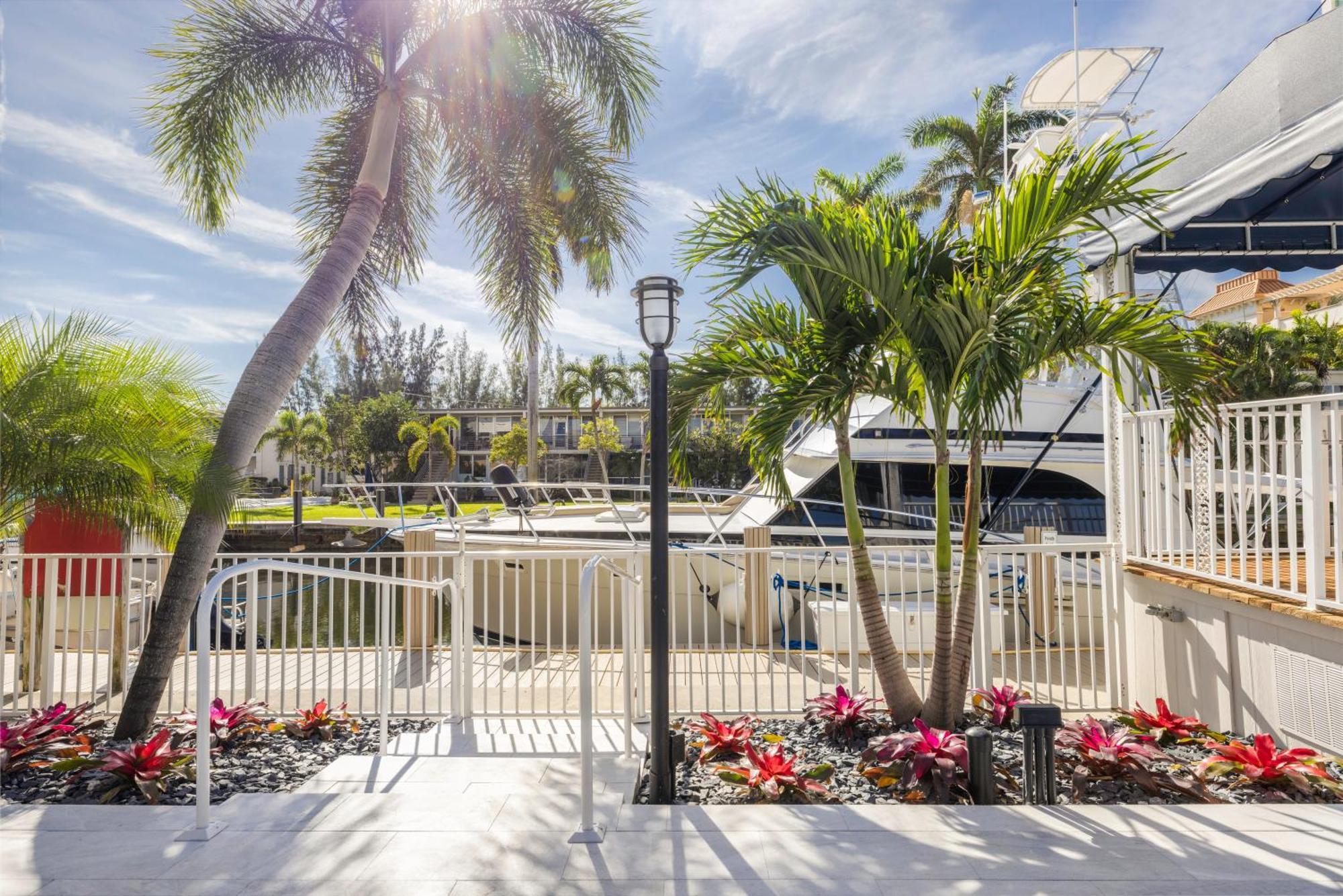 Coconut Bay Resort Fort Lauderdale Exterior photo